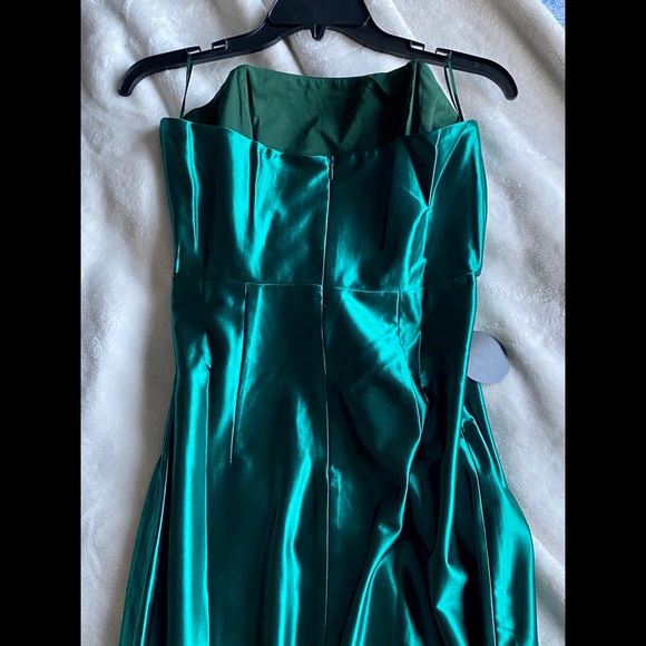 Emerald Green Satin Dress! - Picture 5 of 7